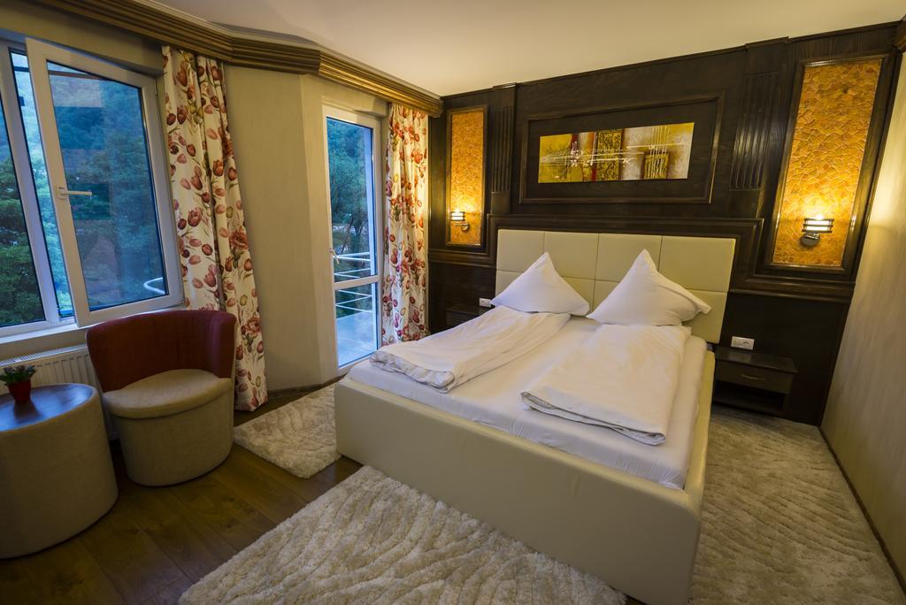 Hotel Golden Spirit Băile Herculane Rom bilde